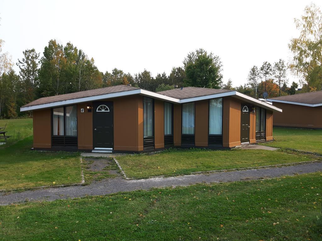 Chalets Du Lac Matapedia Val-Brillant Luaran gambar