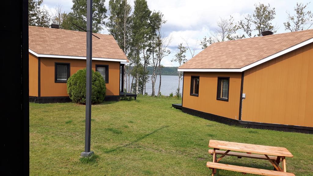 Chalets Du Lac Matapedia Val-Brillant Luaran gambar
